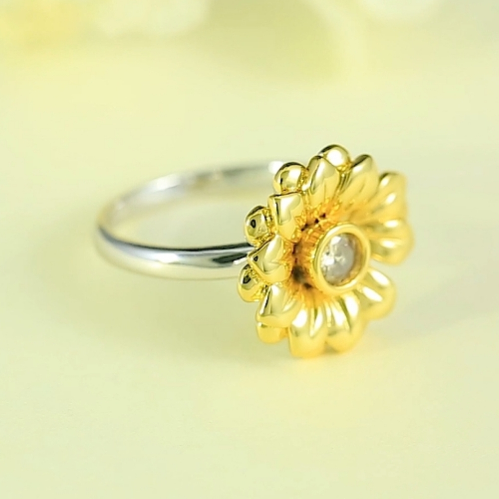 Sunflower 🌻 ring - Picture 2 of 4